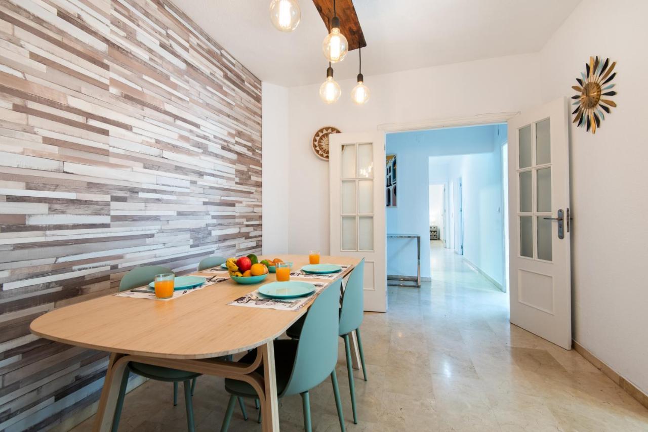 The 1St Corner Central Apartments Malaga Exterior photo