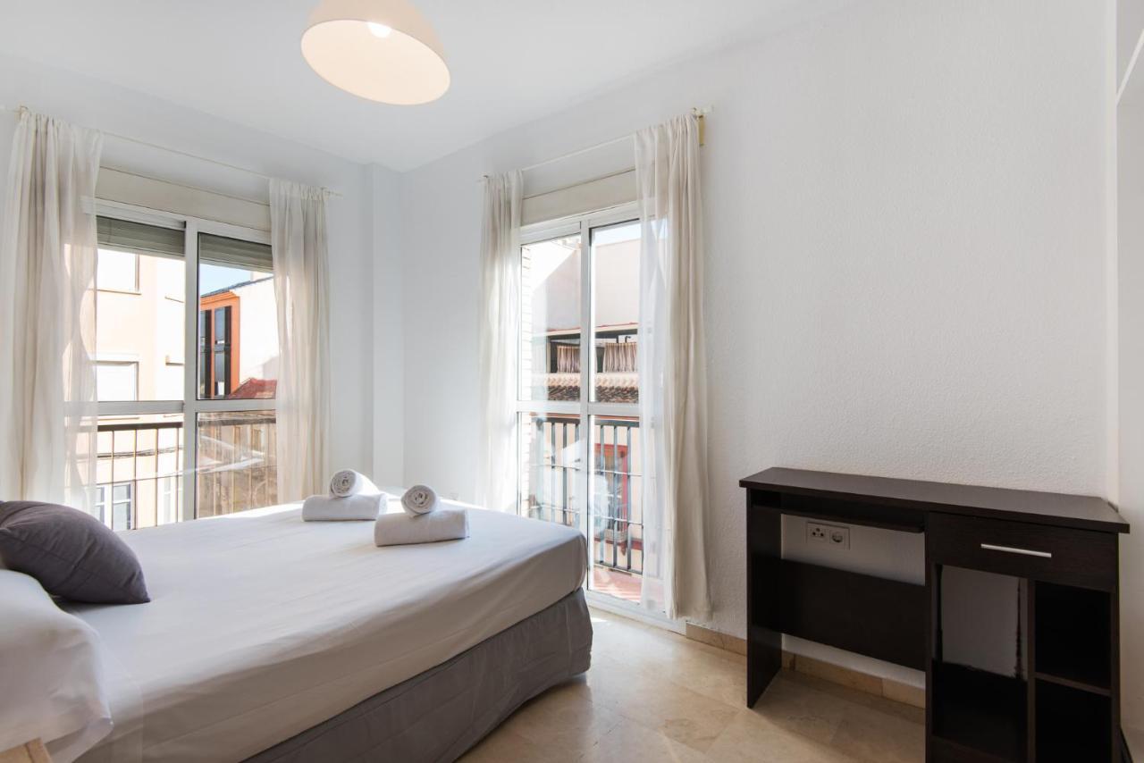 The 1St Corner Central Apartments Malaga Exterior photo
