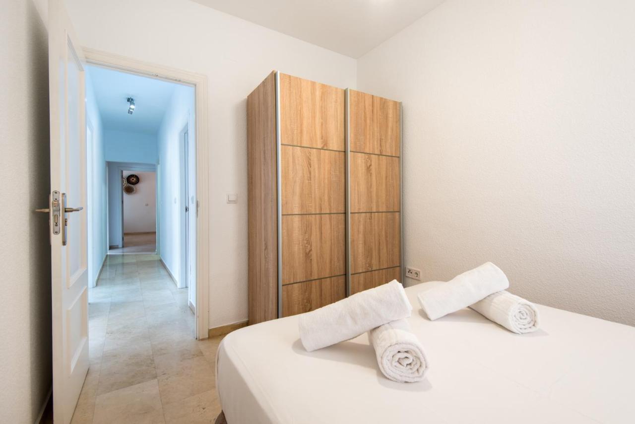 The 1St Corner Central Apartments Malaga Exterior photo