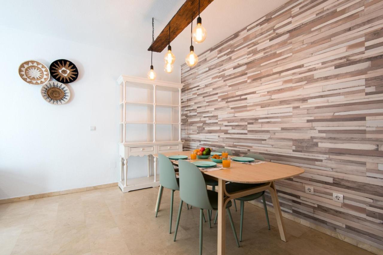 The 1St Corner Central Apartments Malaga Exterior photo