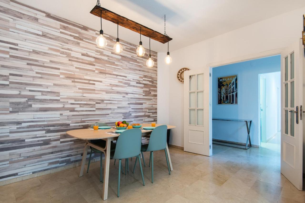 The 1St Corner Central Apartments Malaga Exterior photo